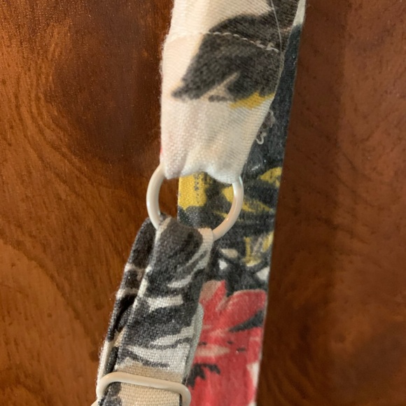 Adorable floral dress/shirt with pockets - Picture 8 of 14